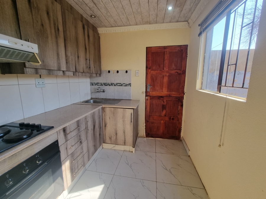 2 Bedroom Property for Sale in Protea Glen Gauteng