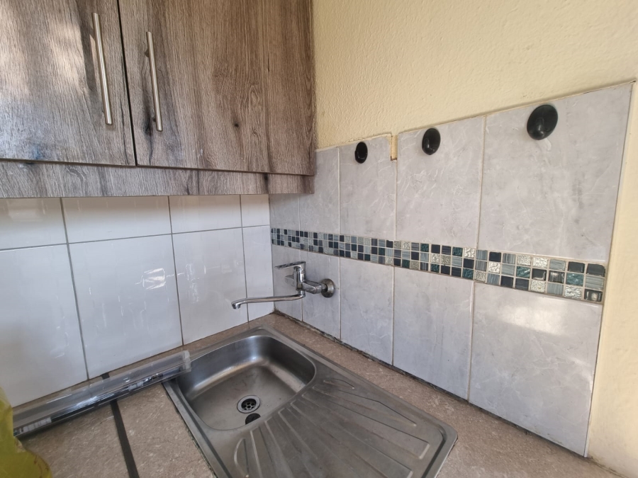 2 Bedroom Property for Sale in Protea Glen Gauteng