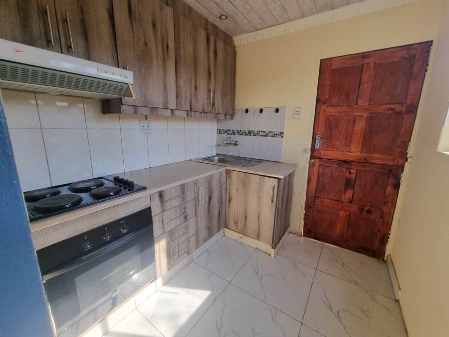 2 Bedroom Property for Sale in Protea Glen Gauteng