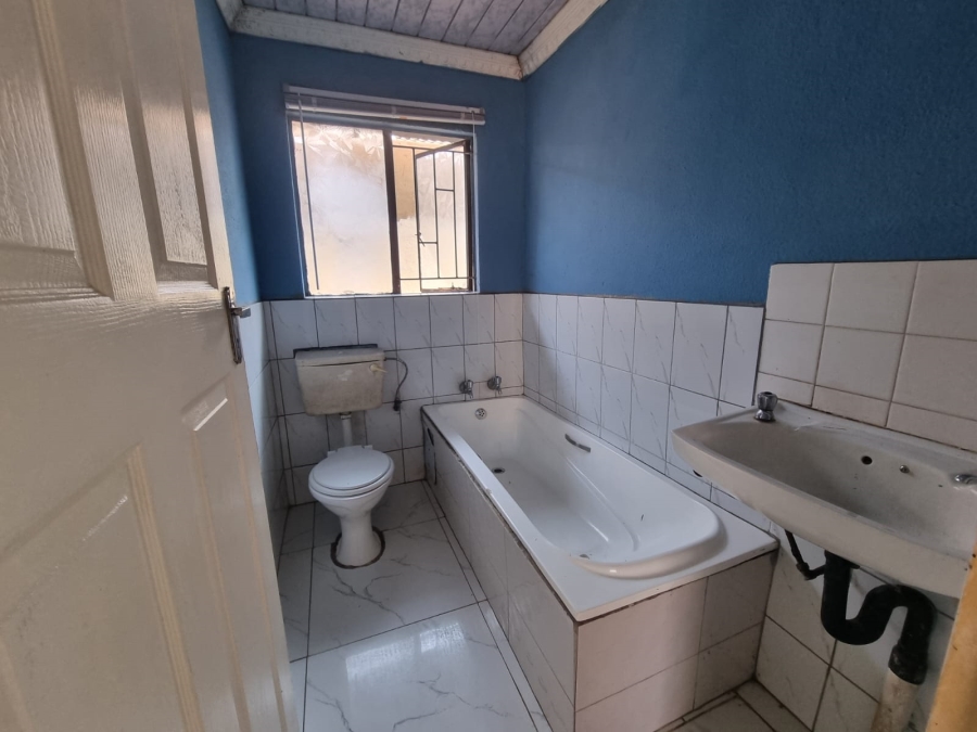 2 Bedroom Property for Sale in Protea Glen Gauteng