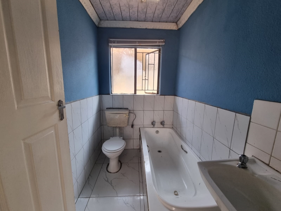 2 Bedroom Property for Sale in Protea Glen Gauteng