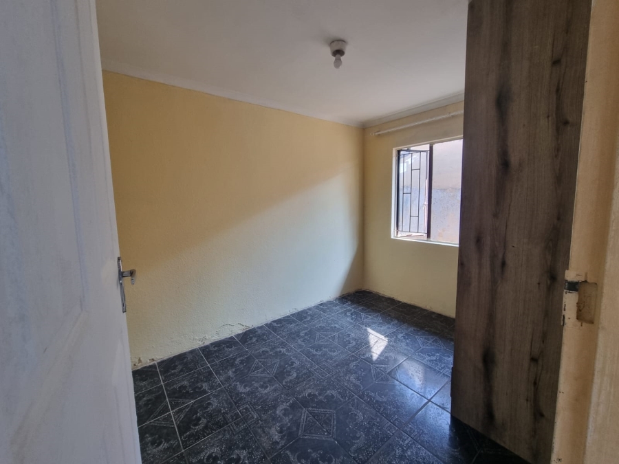 2 Bedroom Property for Sale in Protea Glen Gauteng