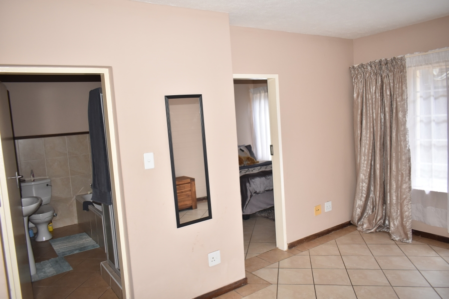 2 Bedroom Property for Sale in Karenpark Gauteng