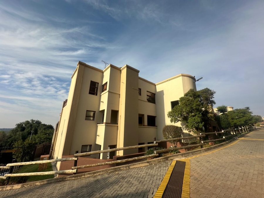 To Let 2 Bedroom Property for Rent in Constantia Kloof Gauteng