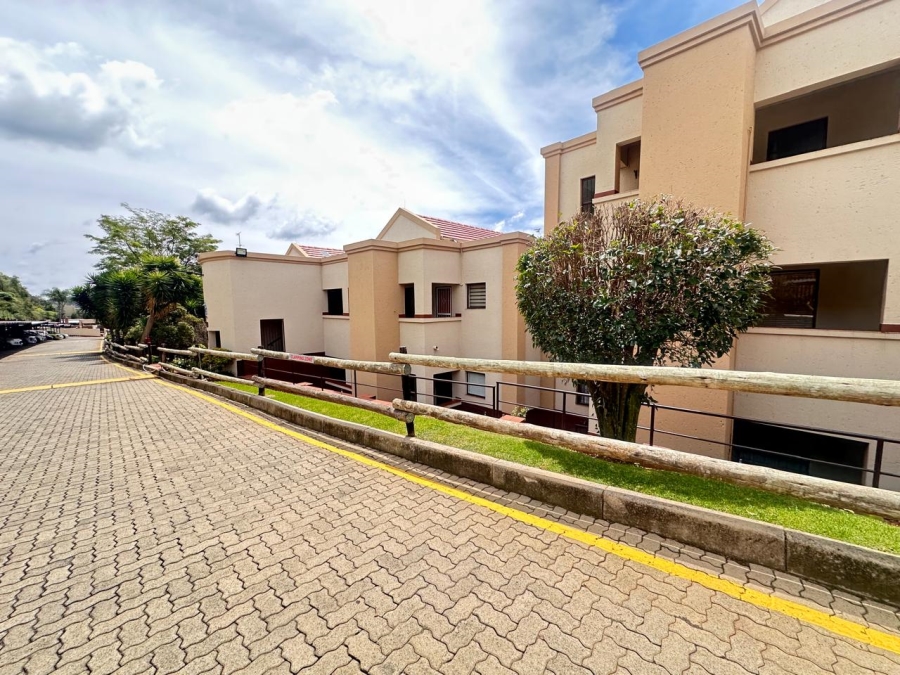 To Let 2 Bedroom Property for Rent in Constantia Kloof Gauteng