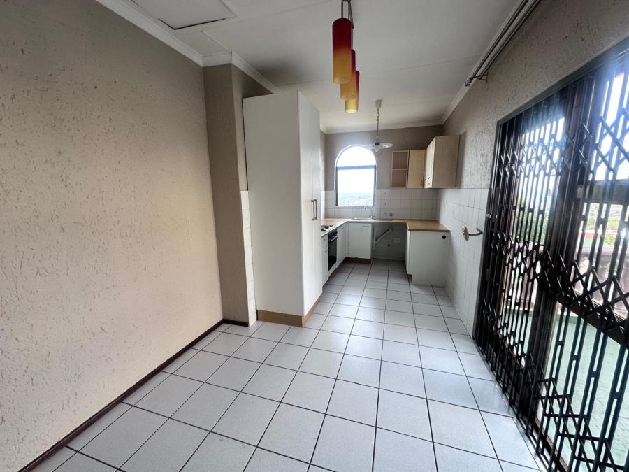 To Let 2 Bedroom Property for Rent in Constantia Kloof Gauteng
