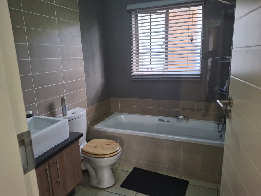 To Let 2 Bedroom Property for Rent in Mooikloof Gauteng
