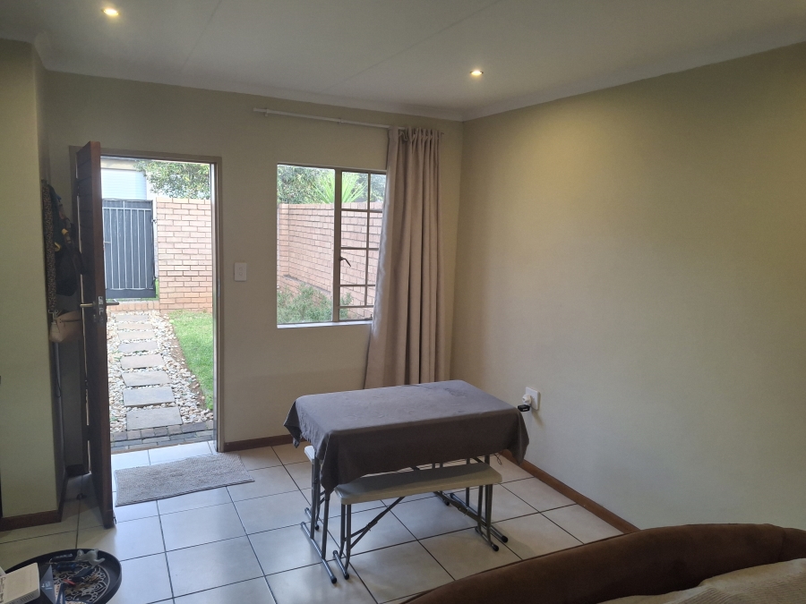 To Let 2 Bedroom Property for Rent in Mooikloof Gauteng