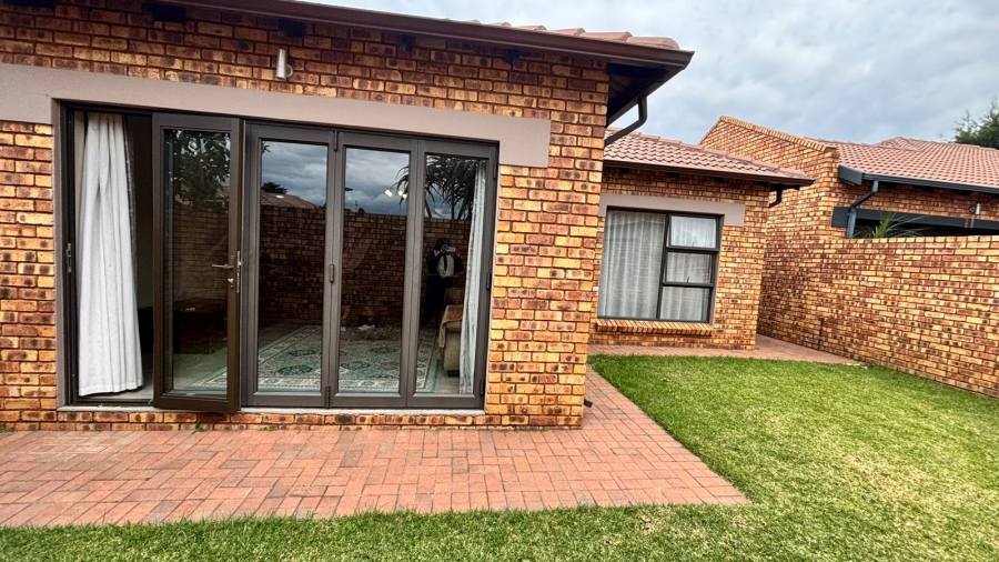 3 Bedroom Property for Sale in Dayanglen Gauteng