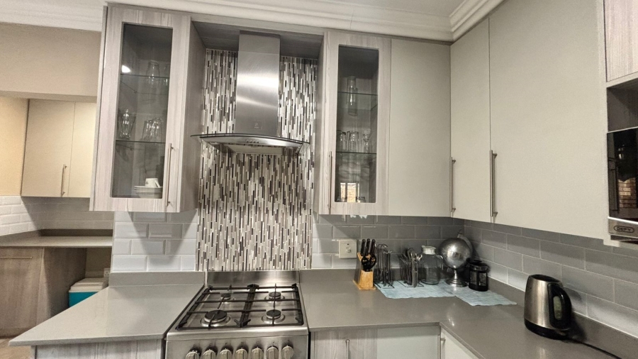 3 Bedroom Property for Sale in Dayanglen Gauteng
