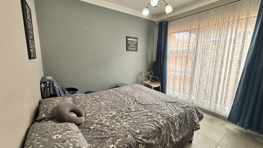 3 Bedroom Property for Sale in Dayanglen Gauteng