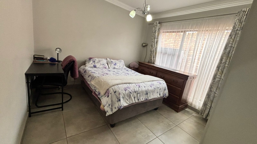 3 Bedroom Property for Sale in Dayanglen Gauteng
