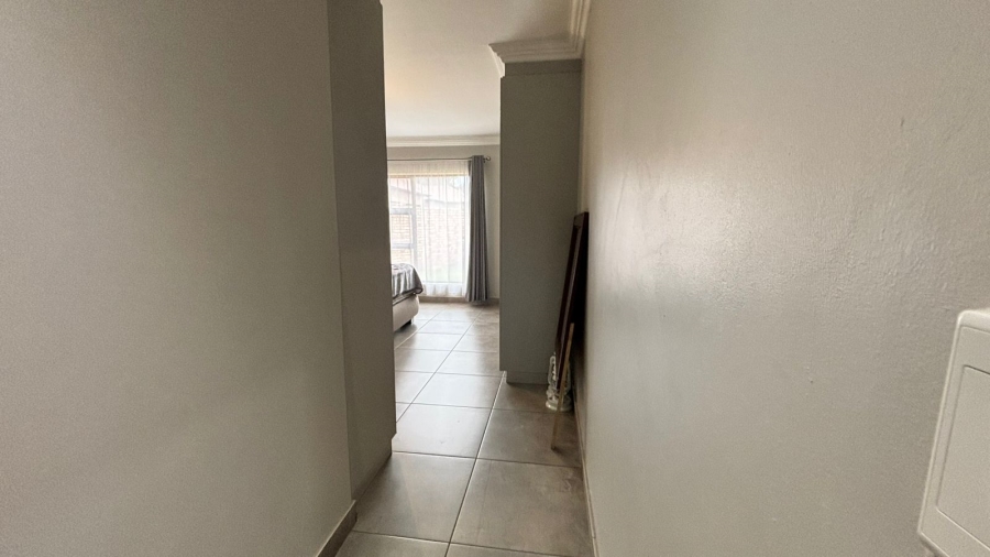 3 Bedroom Property for Sale in Dayanglen Gauteng