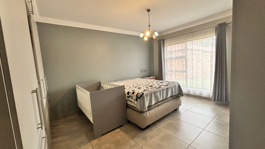 3 Bedroom Property for Sale in Dayanglen Gauteng