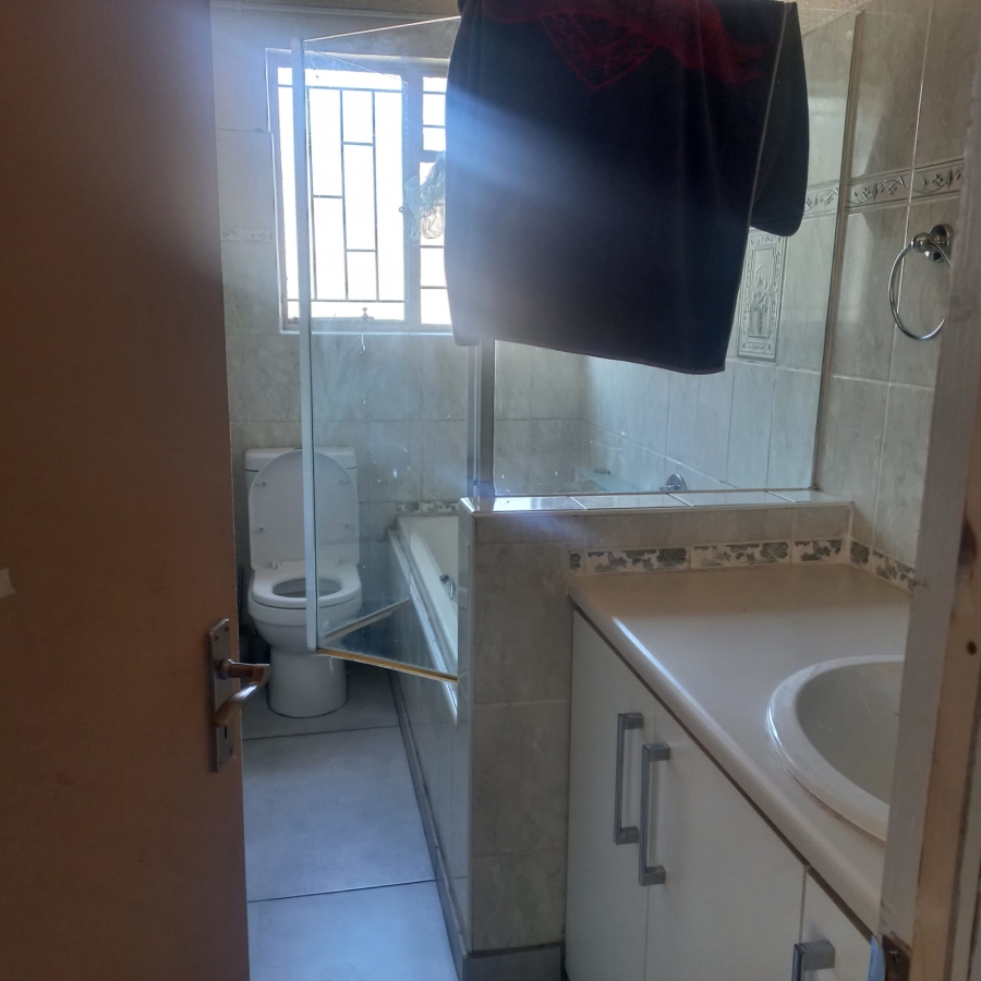 To Let 1 Bedroom Property for Rent in Johannesburg North Gauteng