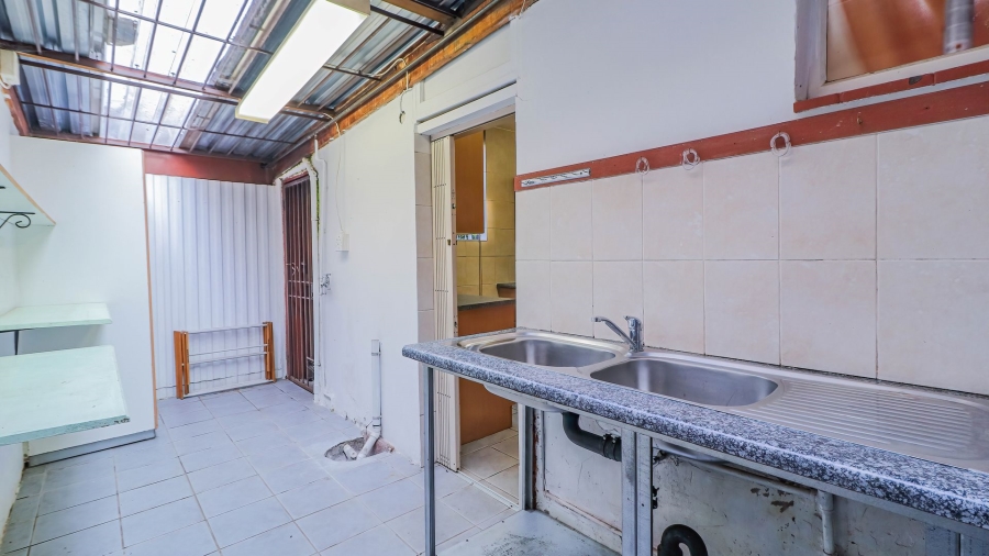 2 Bedroom Property for Sale in Bramley Park Gauteng