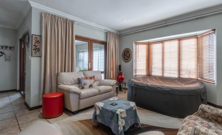 3 Bedroom Property for Sale in Hughes Gauteng