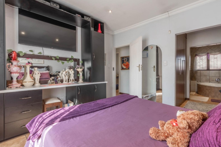 3 Bedroom Property for Sale in Hughes Gauteng