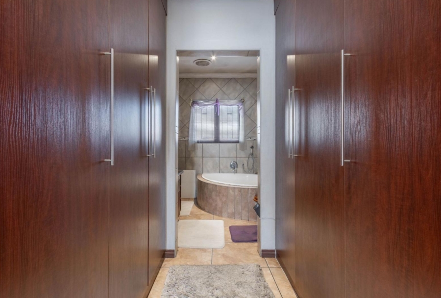 3 Bedroom Property for Sale in Hughes Gauteng