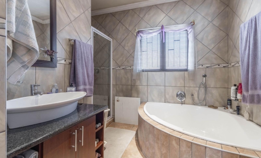 3 Bedroom Property for Sale in Hughes Gauteng