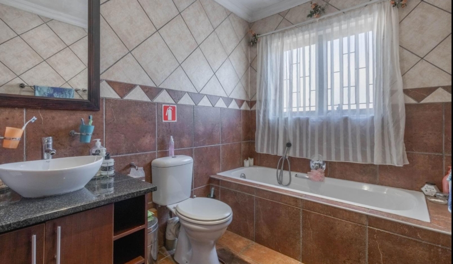 3 Bedroom Property for Sale in Hughes Gauteng