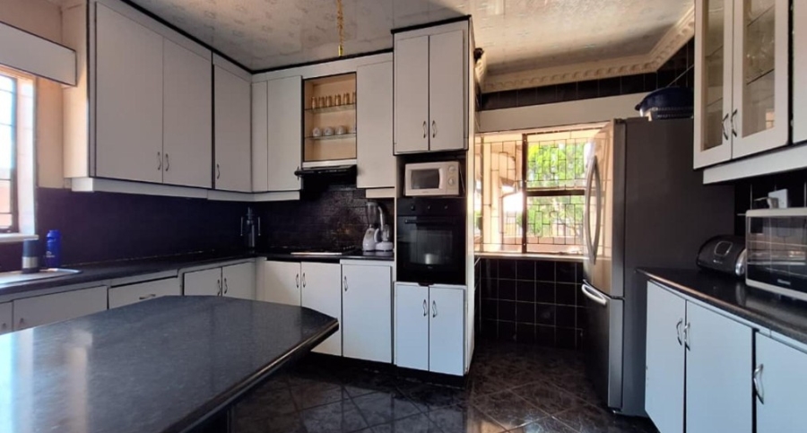 4 Bedroom Property for Sale in Newclare Gauteng