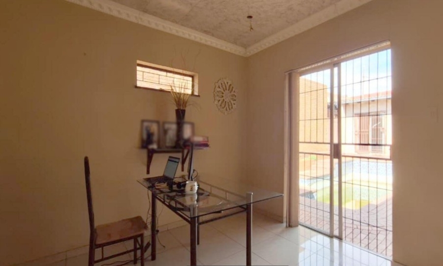 4 Bedroom Property for Sale in Newclare Gauteng