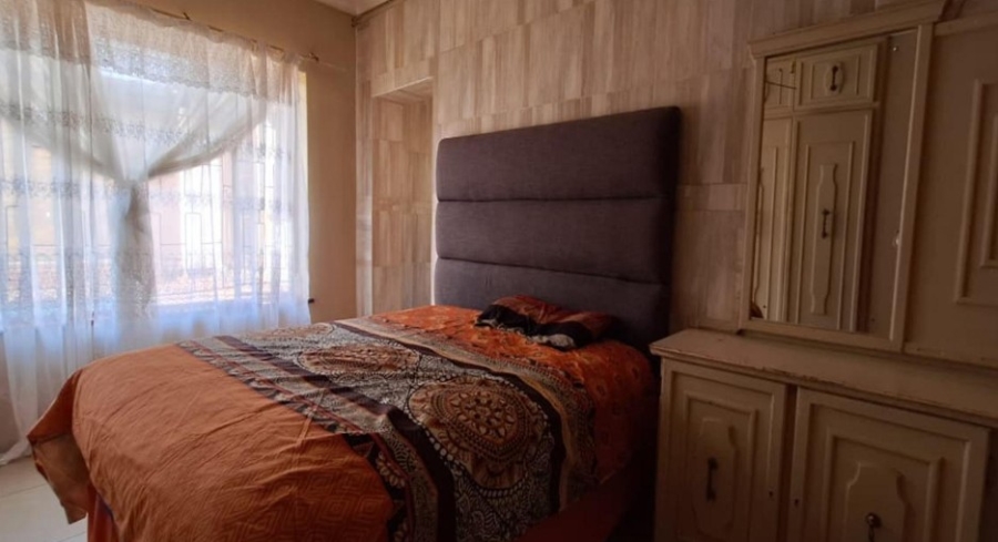 4 Bedroom Property for Sale in Newclare Gauteng