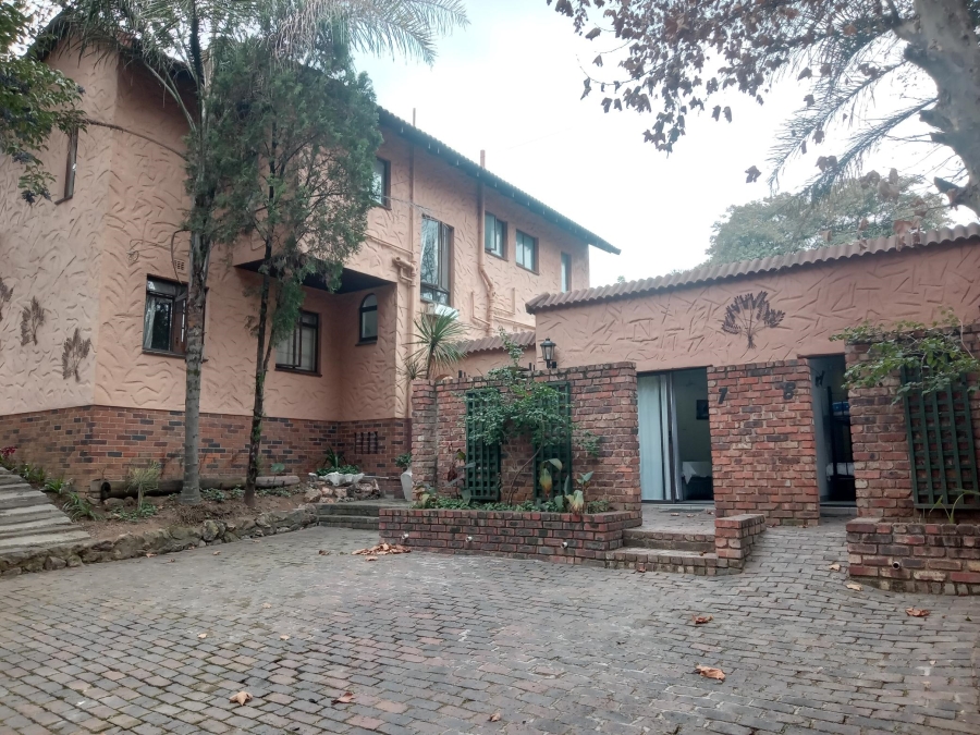 8 Bedroom Property for Sale in Ferndale Gauteng
