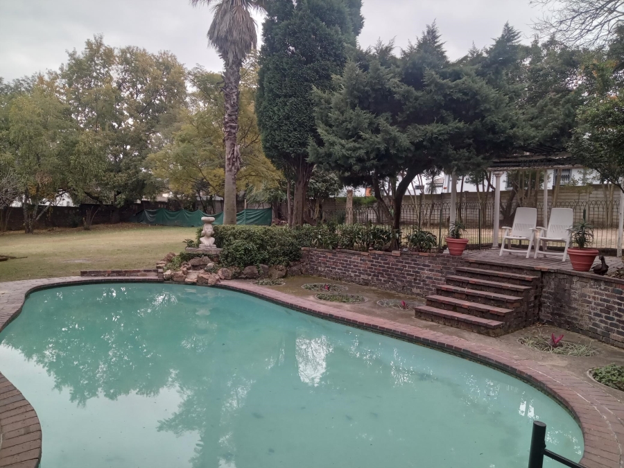 8 Bedroom Property for Sale in Ferndale Gauteng
