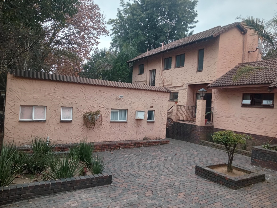 8 Bedroom Property for Sale in Ferndale Gauteng