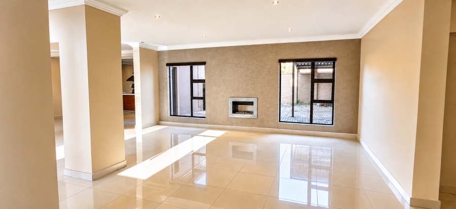 5 Bedroom Property for Sale in Heuwelsig Estate Gauteng