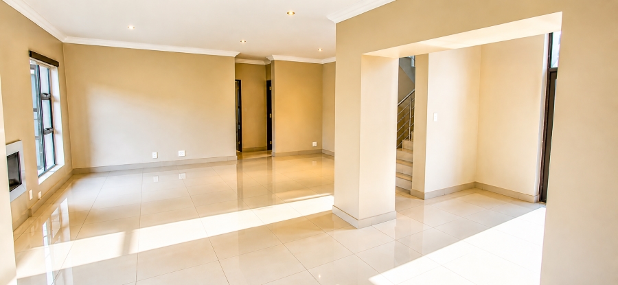 5 Bedroom Property for Sale in Heuwelsig Estate Gauteng