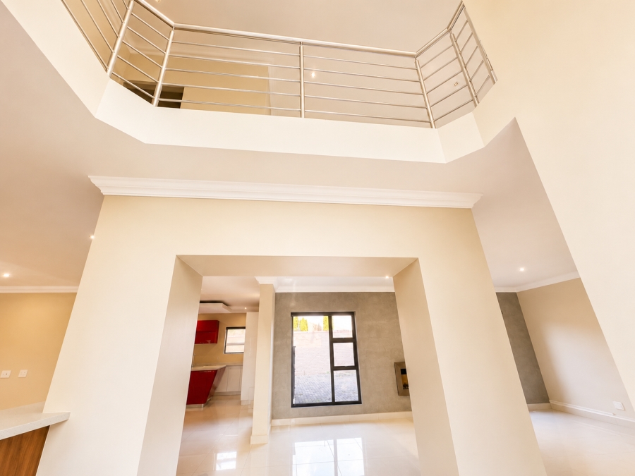 5 Bedroom Property for Sale in Heuwelsig Estate Gauteng