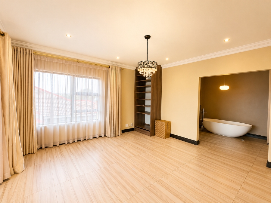 5 Bedroom Property for Sale in Heuwelsig Estate Gauteng