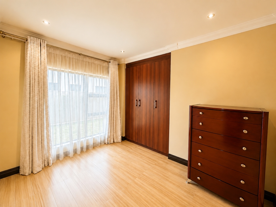 5 Bedroom Property for Sale in Heuwelsig Estate Gauteng