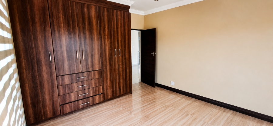 5 Bedroom Property for Sale in Heuwelsig Estate Gauteng