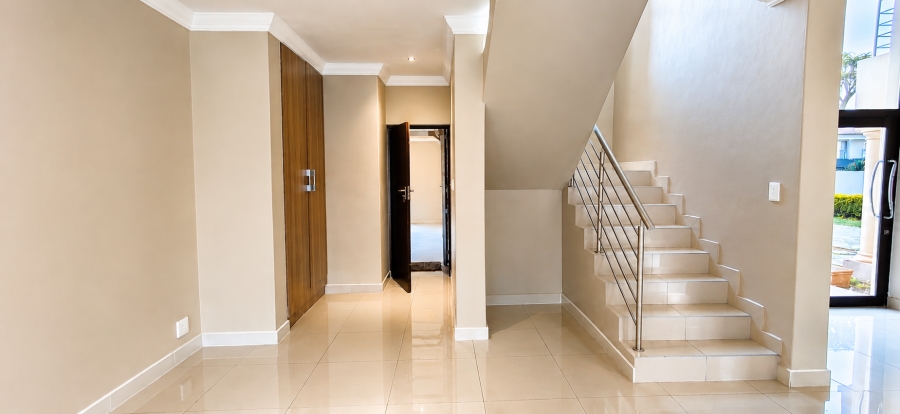 5 Bedroom Property for Sale in Heuwelsig Estate Gauteng