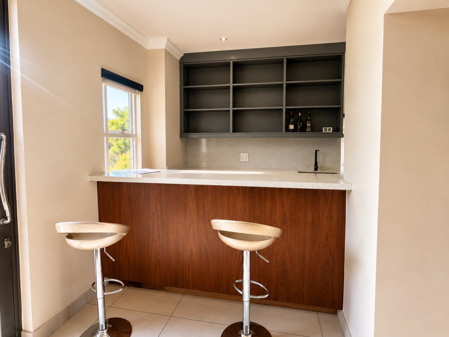 5 Bedroom Property for Sale in Heuwelsig Estate Gauteng