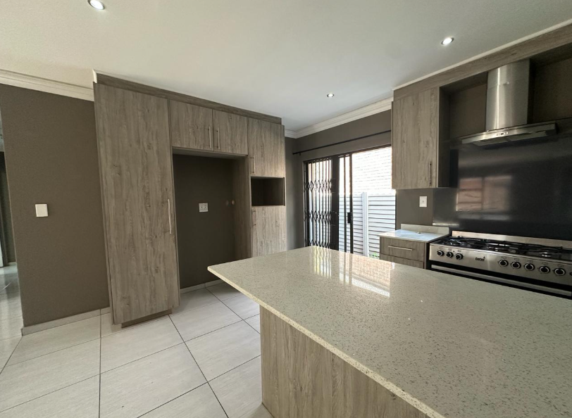3 Bedroom Property for Sale in Brackenhurst Gauteng