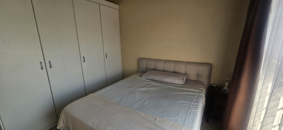 2 Bedroom Property for Sale in New Redruth Gauteng