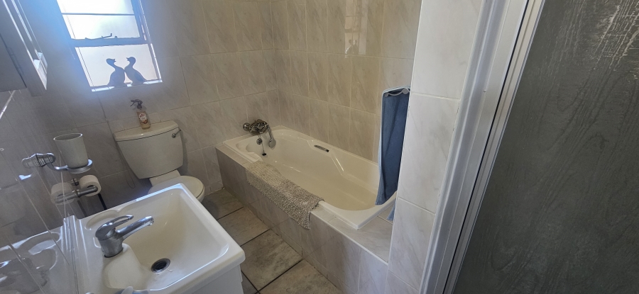 2 Bedroom Property for Sale in New Redruth Gauteng