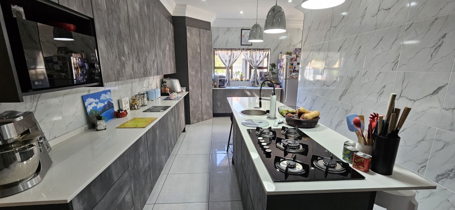 3 Bedroom Property for Sale in New Redruth Gauteng