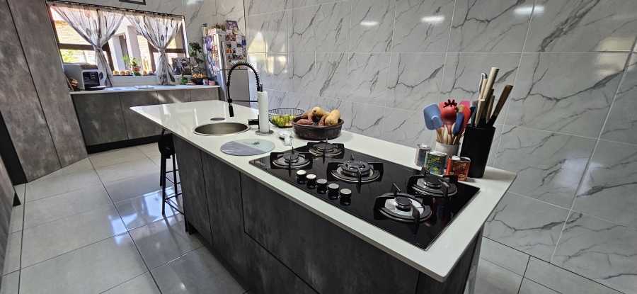 3 Bedroom Property for Sale in New Redruth Gauteng