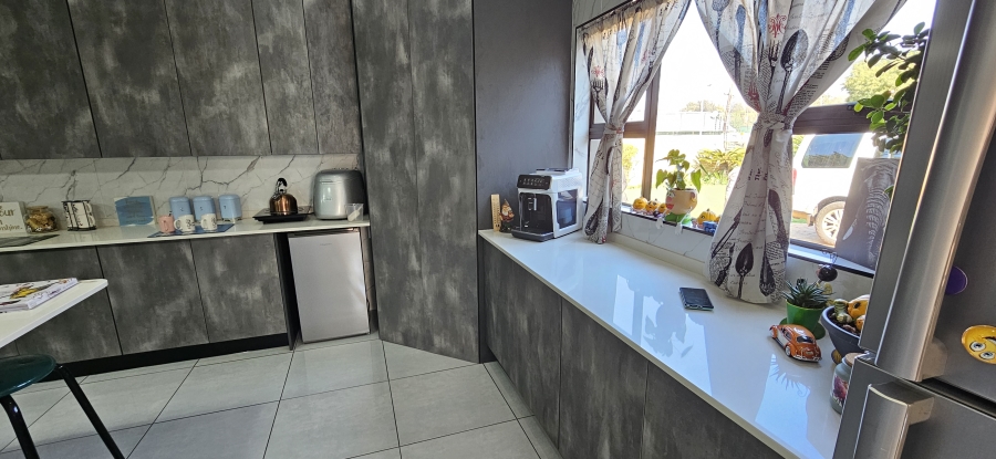 3 Bedroom Property for Sale in New Redruth Gauteng