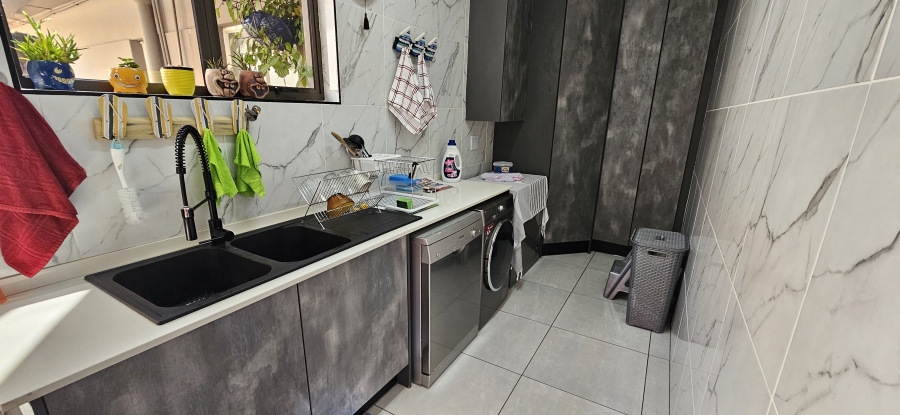 3 Bedroom Property for Sale in New Redruth Gauteng