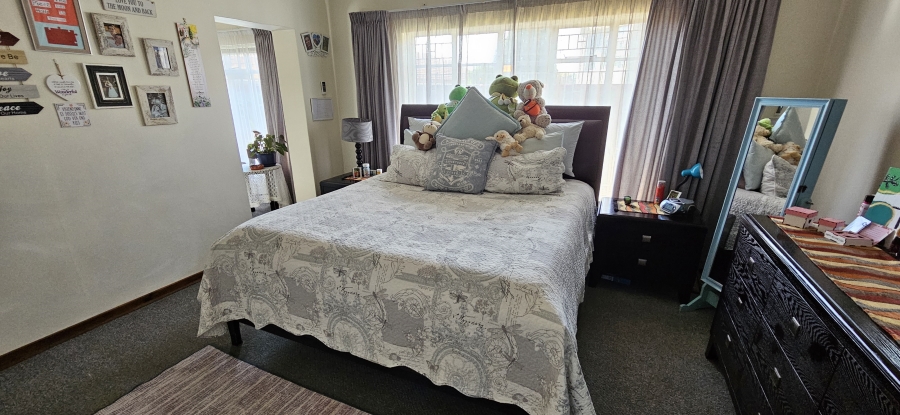 3 Bedroom Property for Sale in New Redruth Gauteng