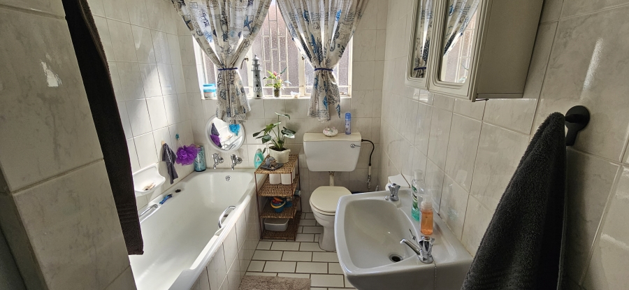 3 Bedroom Property for Sale in New Redruth Gauteng