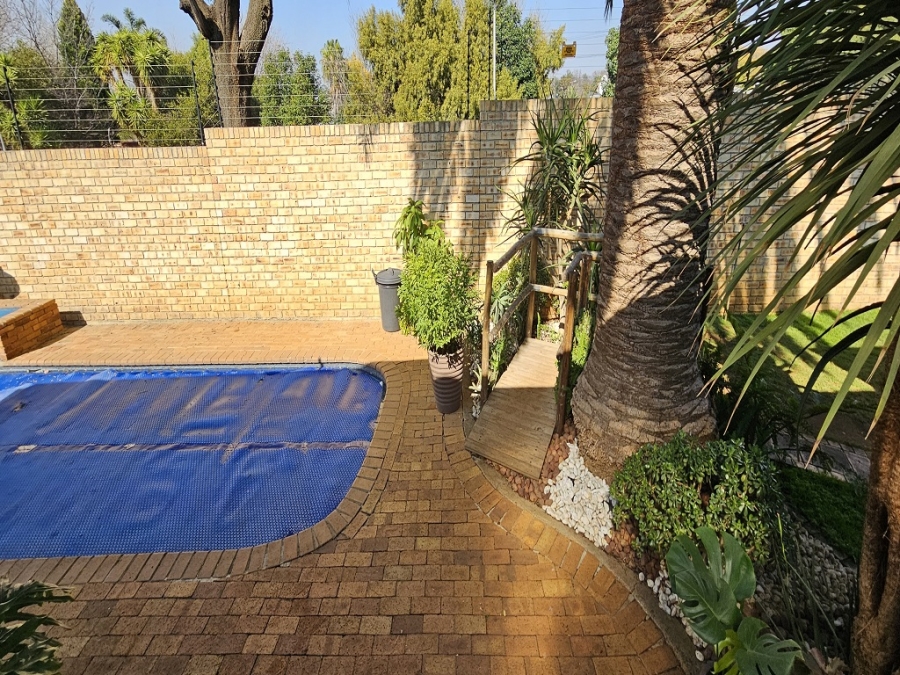 3 Bedroom Property for Sale in New Redruth Gauteng