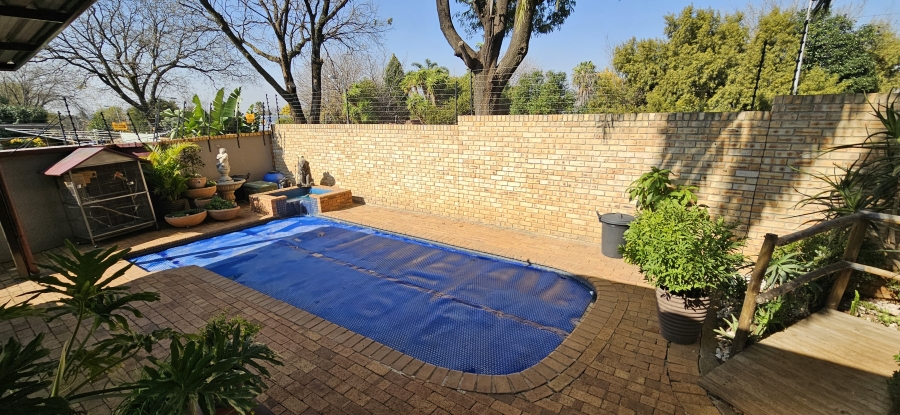 3 Bedroom Property for Sale in New Redruth Gauteng
